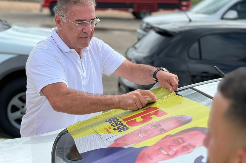 Super adesivaço abriu campanha de George Clemente em São Miguel dos Campos