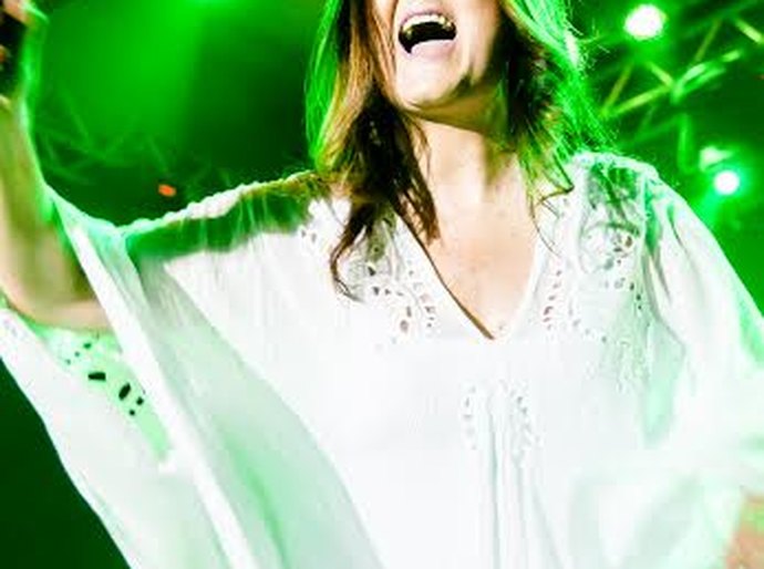 Wilma Araújo interpreta as canções de Roberto Carlos no ‘Dia das Mães’