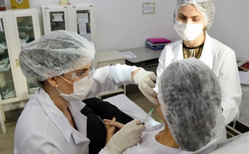 Helvio Auto realiza preenchimento facial em pacientes soropositivos