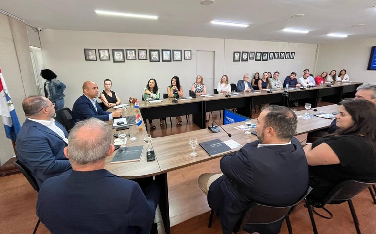 Sedics recebe visita de representantes da Unicred União