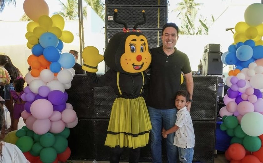 Prefeito Jorge Galvão promove festa para a criançada de Jundiá