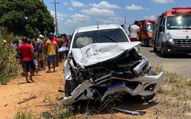 Família de Palmeira, um casal e uma criança, morre em grave acidente na AL 220 em Arapiraca