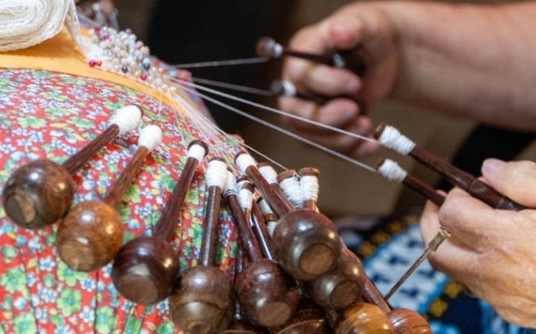 Inventário registra e valoriza tradição da renda de bilros em São Sebastião