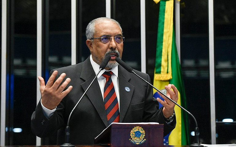 Paim avalia projeto que faz reserva para contratar resgatados de trabalho escravo