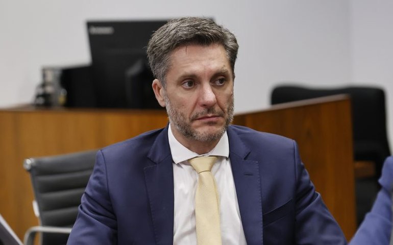 Comissão aprova projeto que torna obrigatório o reconhecimento facial para acessar redes sociais