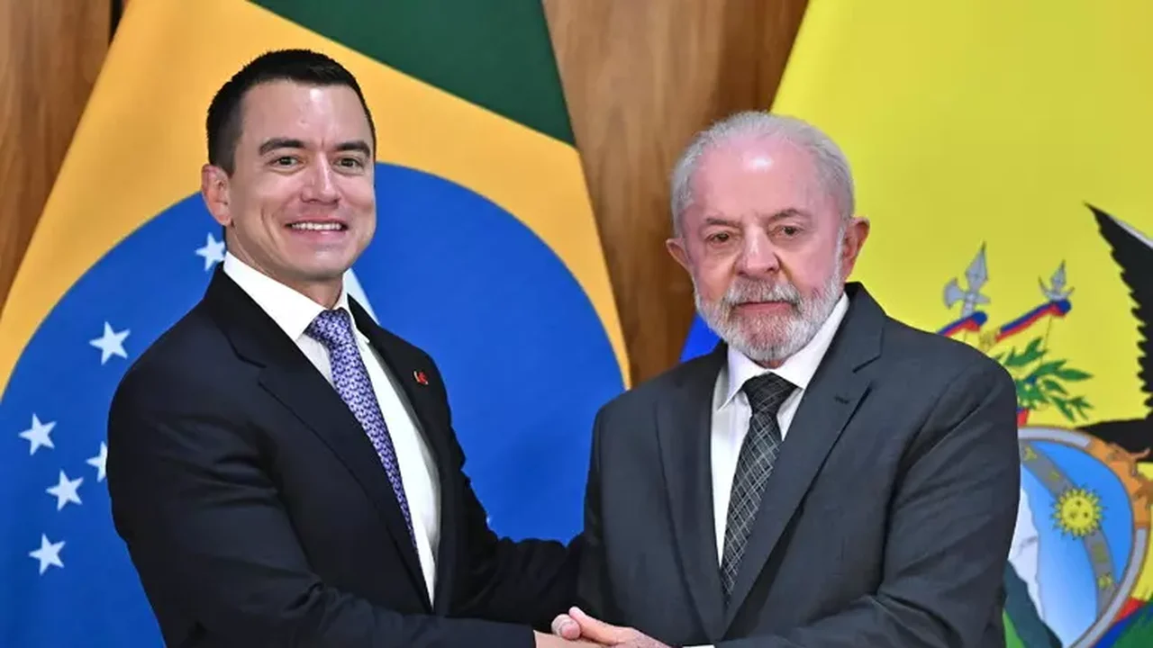 Lula defende fortalecimento de relações em reunião com Noboa