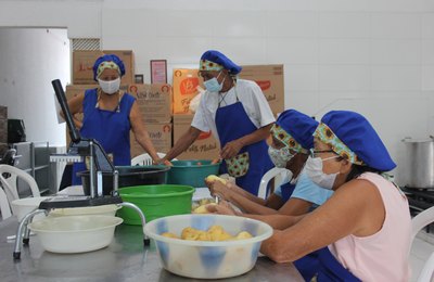 Mesa Brasil Sesc reforça oferta de alimentos em instituições sociais