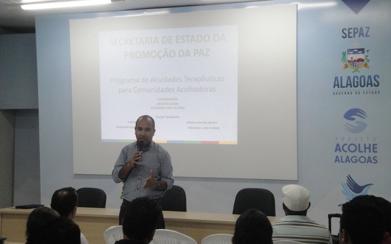 Técnicos de comunidades acolhedoras recebem capacitação em programa de atividades terapêuticas
