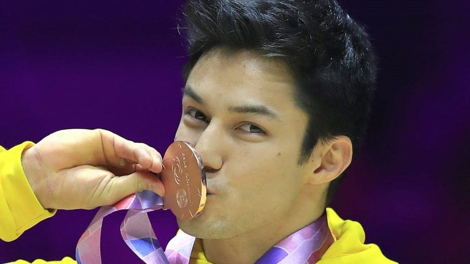 Arthur Nory celebra volta por cima e dedica à mãe o bronze no Mundial