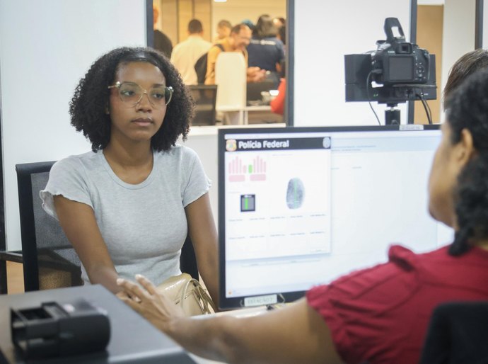 Estudantes alagoanos iniciam emissão de passaportes para a 3ª edição do programa Daqui Pro Mundo