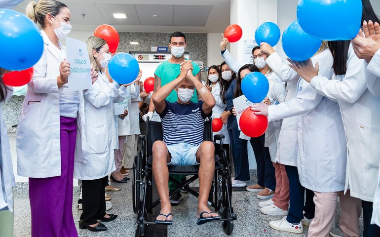 Paciente comemora um ano do transplante renal realizado no Hospital do Coração Alagoano