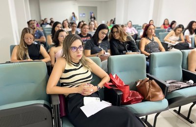 Saúde capacita nutricionistas no atendimento a pacientes pós-bariátricos