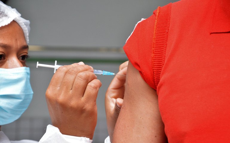 Alagoas prorroga campanha de vacinação contra a Influenza até o dia 30 de junho ou até quando durarem os estoques de imunizantes