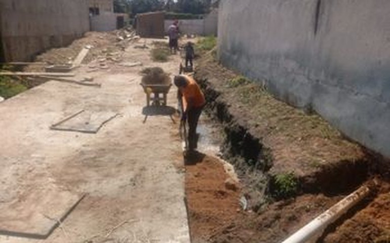 Prefeitura de Arapiraca realiza obras de urbanização em Canafístula