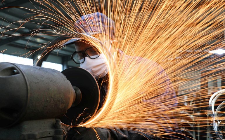 Indústria de transformação perde dinamismo em setembro, aponta CNI