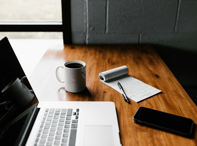 Coursera lança cursos dublados em Português por IA