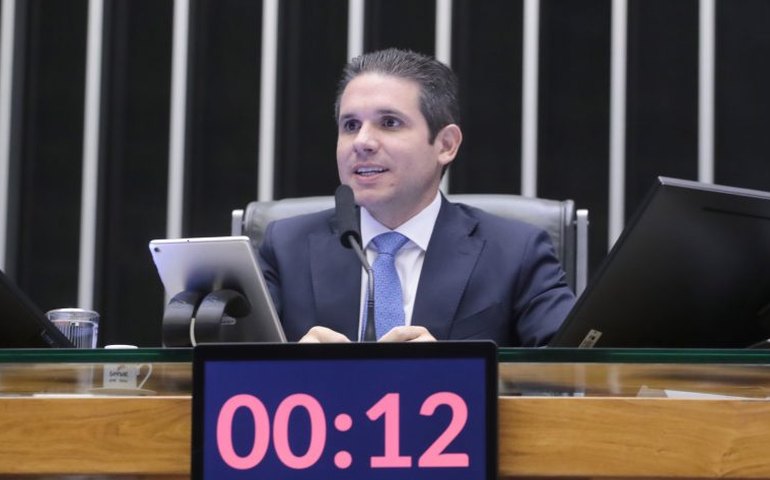Hugo Motta: Congresso quer discutir pontos importantes de isenções tributárias que Brasil tem