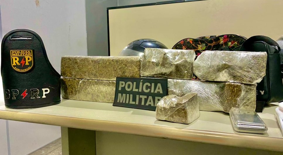 Quatro quilos de maconha são apreendidos na Zona Sul de Aracaju / Foto: Foto: Polícia Militar/SE