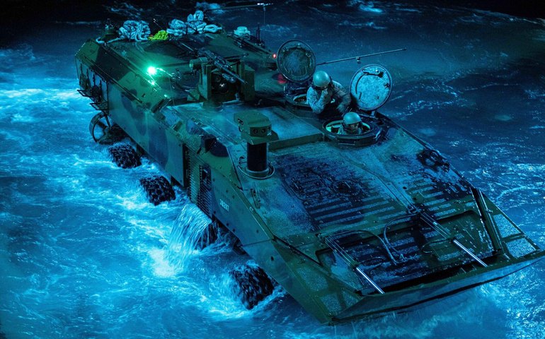 Fuzileiros Navais querem adicionar arma antidrone a veículo anfíbio, diz mídia