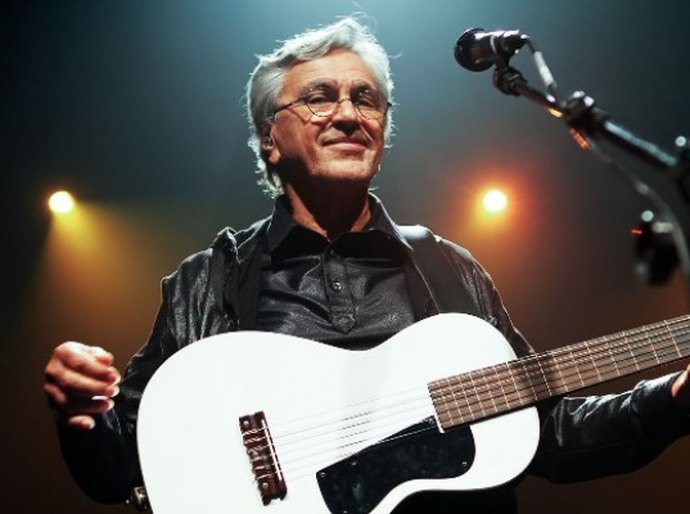 Rádios do IZP exibem Especial dedicado aos 74 anos de Caetano Veloso