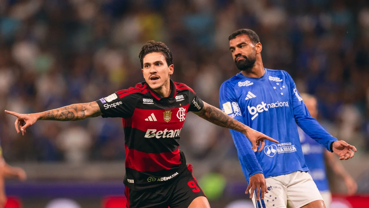 Matheus Pereira marca no último lance e Cruzeiro se vinga de eliminação para o Flamengo