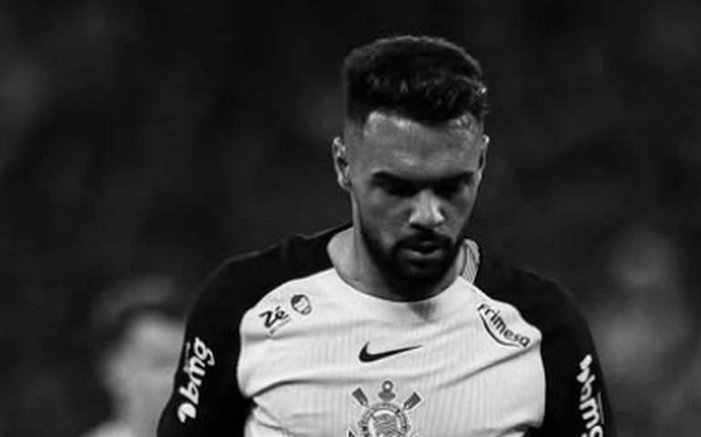 Raniele sofre nova lesão muscular e desfalca Corinthians contra o Ceará