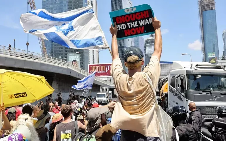 Israelenses vão às ruas contra plano de Netanyahu para Gaza