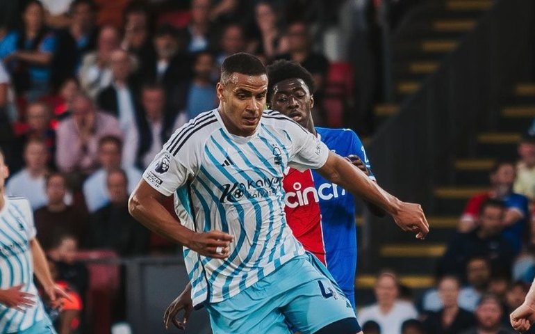 Ex-Corinthians, zagueiro Murillo faz jogadaça e quase marca golaço pelo Nottingham Forest; veja vídeo