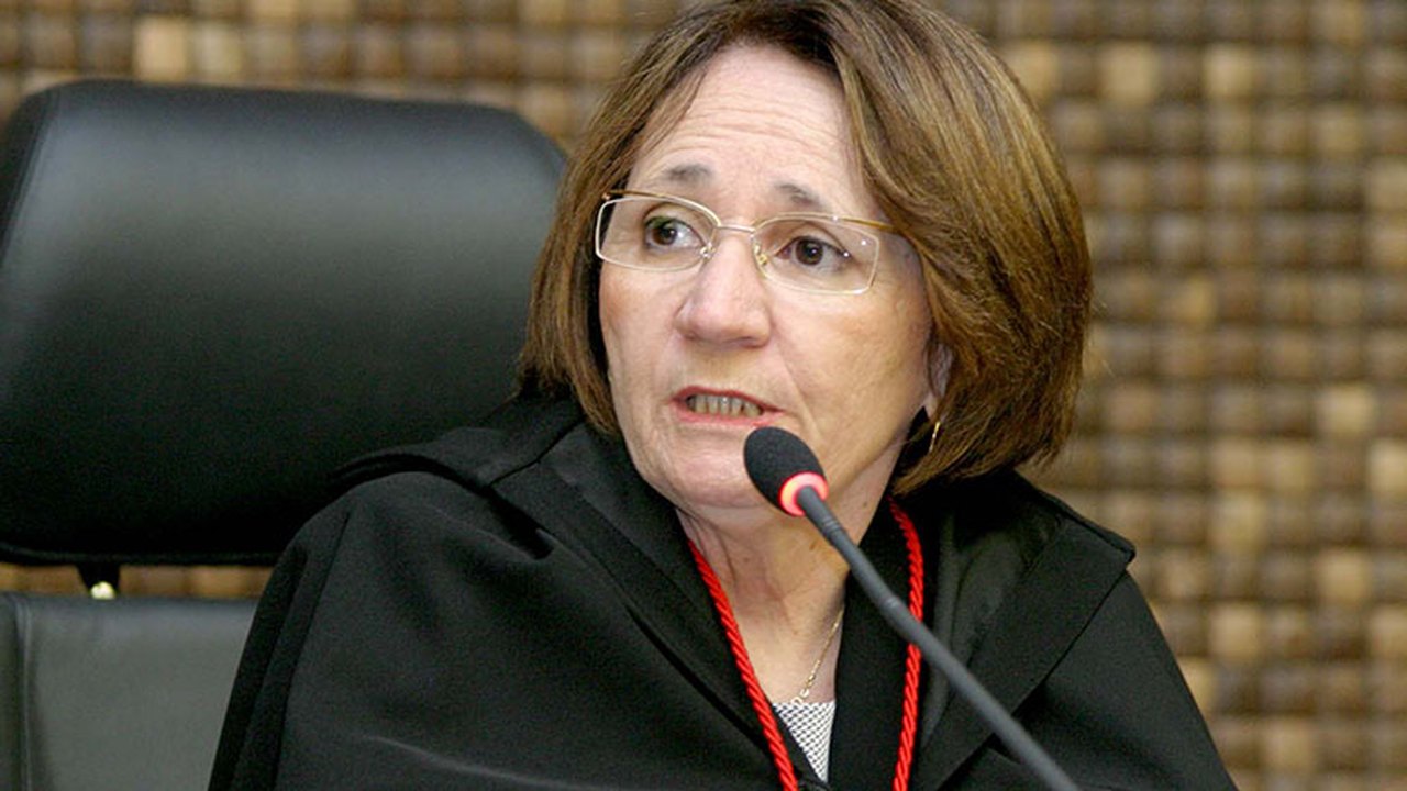 Desembargadora manda recado para Júlio Cezar: “Não mostre arma, mostre serviços eficazes”