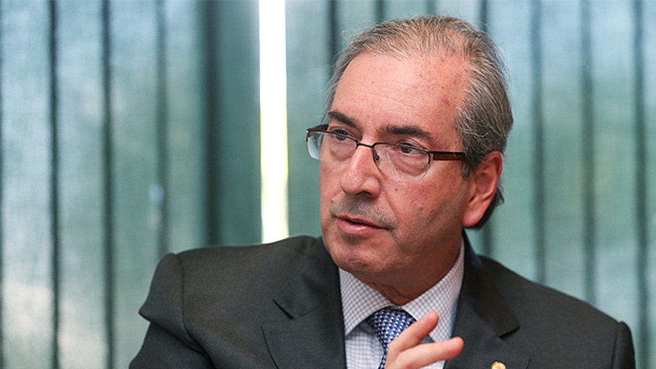 Cunha explica porque despachou 11 pedidos de impeachment contra Dilma