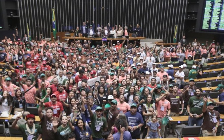 CI vota plano de conservação e navegabilidade da Amazônia