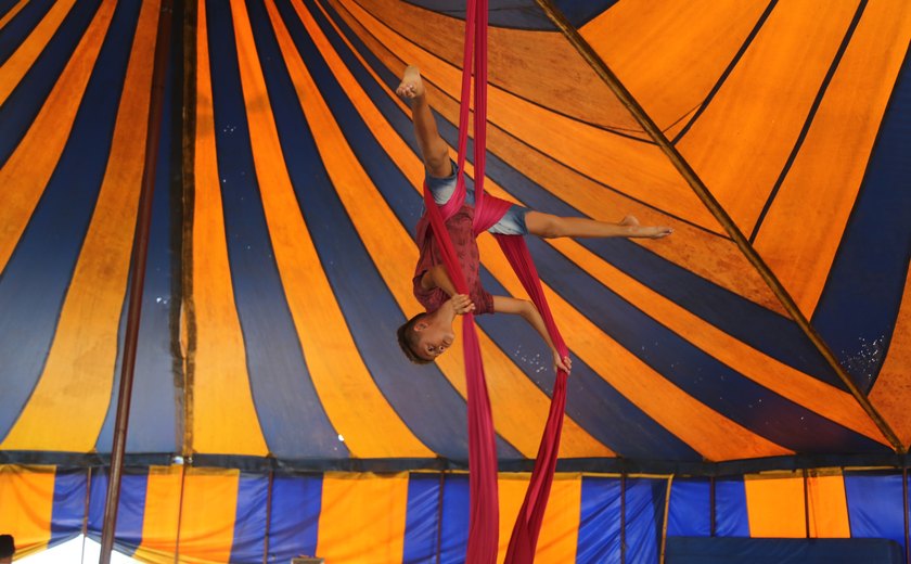 Escola de Circo encerra atividades de 2019 com apresentação aberta ao público