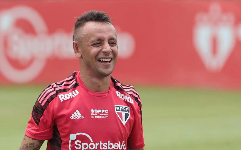 De volta ao Couto Pereira, Rafinha quer São Paulo atento durante os 90 minutos