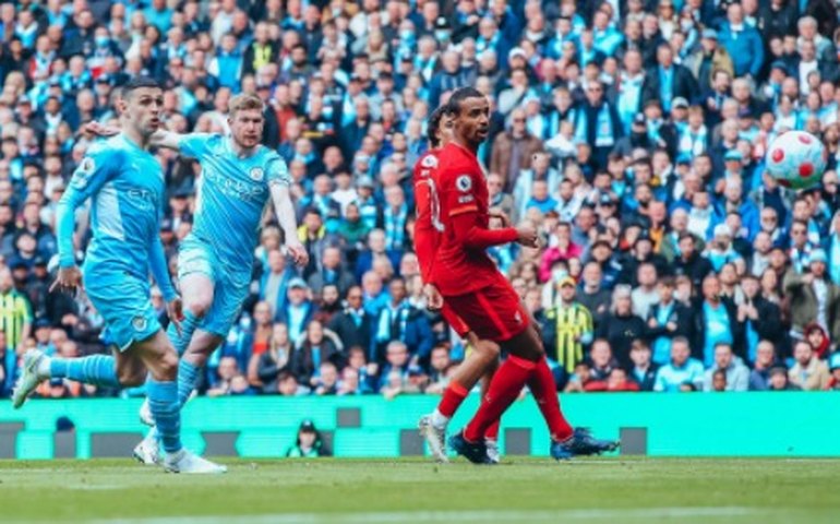 City e Liverpool travam grande disputa, empatam e título inglês continua aberto