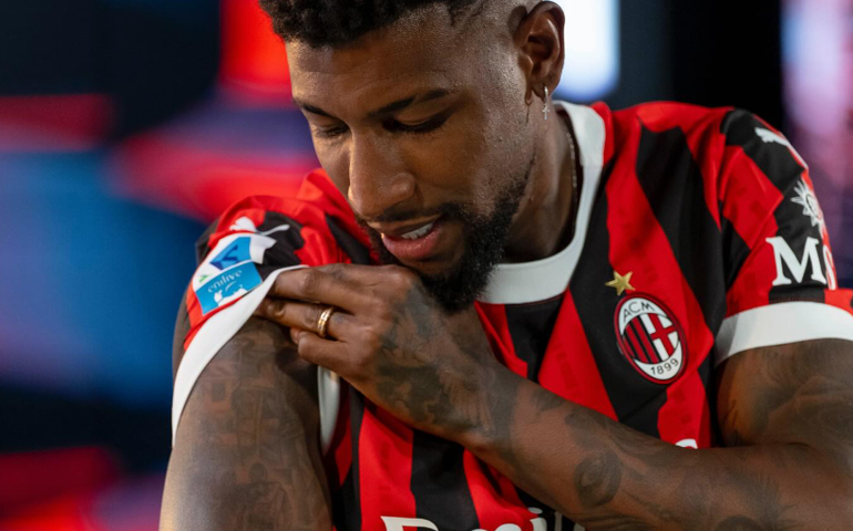 Lateral ex-seleção brasileira se lesiona e deve ter saída do Milan frustrada