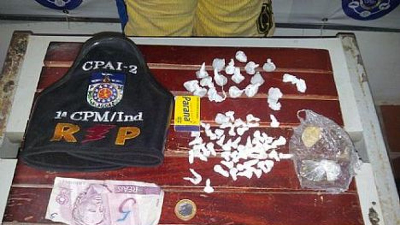 Menor é apreendido com drogas e colete balístico
