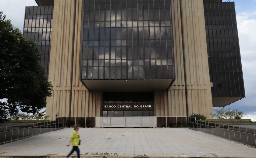 Atividade econômica cai em 3 das 5 regiões do País, e em 10 de 13 Estados em abril, revela BC