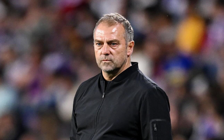 Hansi Flick alfineta Real Madrid: 'Ir à Bola de Ouro é mostrar respeito aos vencedores'