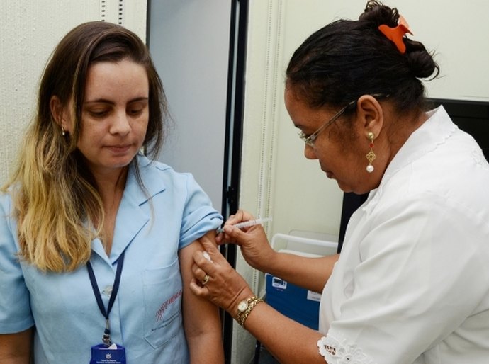 Servidores do Hemoal são vacinados contra Influenza