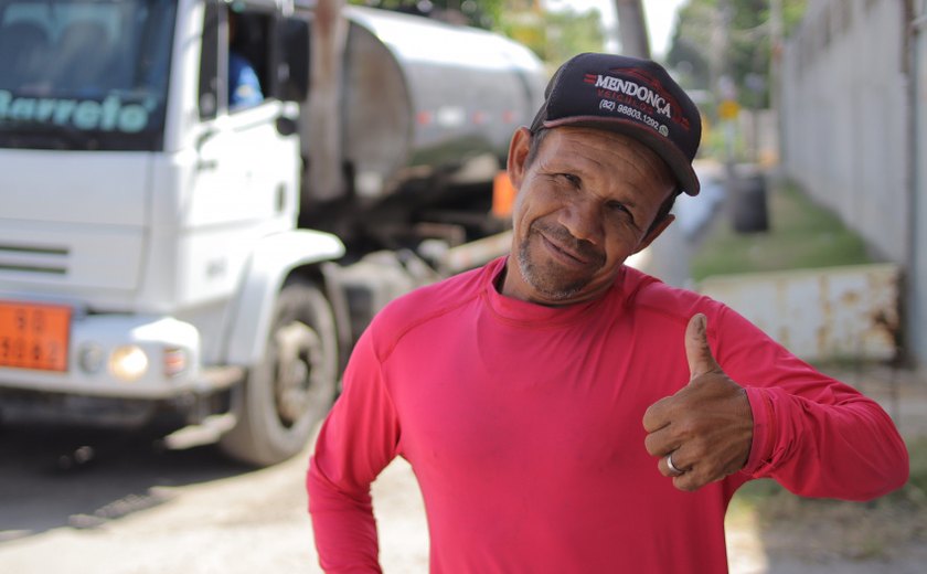 Prefeitura de Maceió leva pavimentação asfáltica a moradores do Pontal da Barra