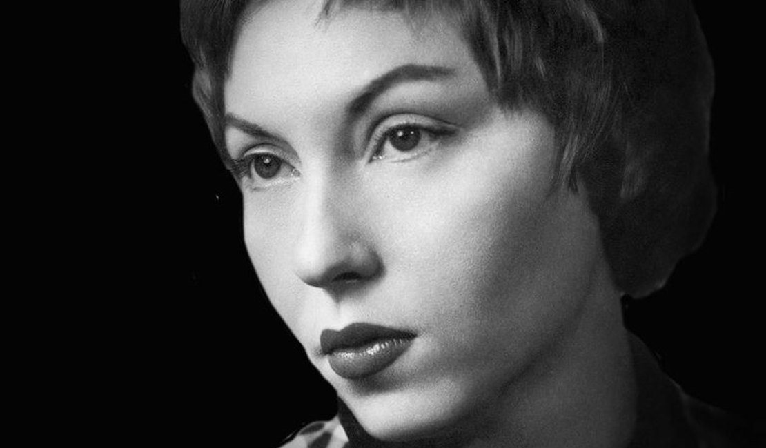 9 de dezembro de 1977: Morre Clarice Lispector, estrela da literatura brasileira