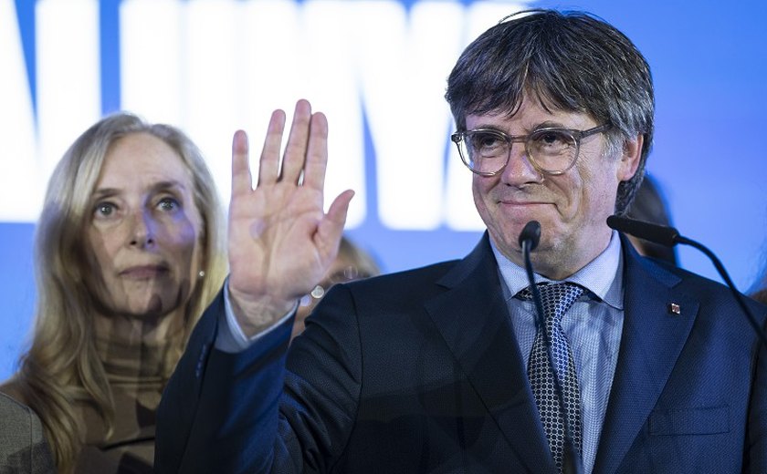 Puigdemont apela à 'soberania catalã' e tenta formar governo regional sem a participação de socialistas