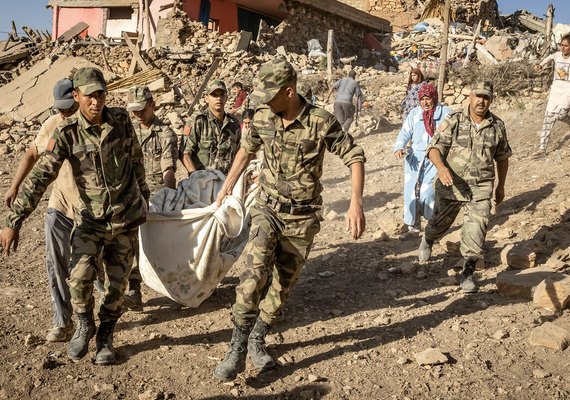 Número morto no terremoto em Marrocos sobe para 2.012 pessoas