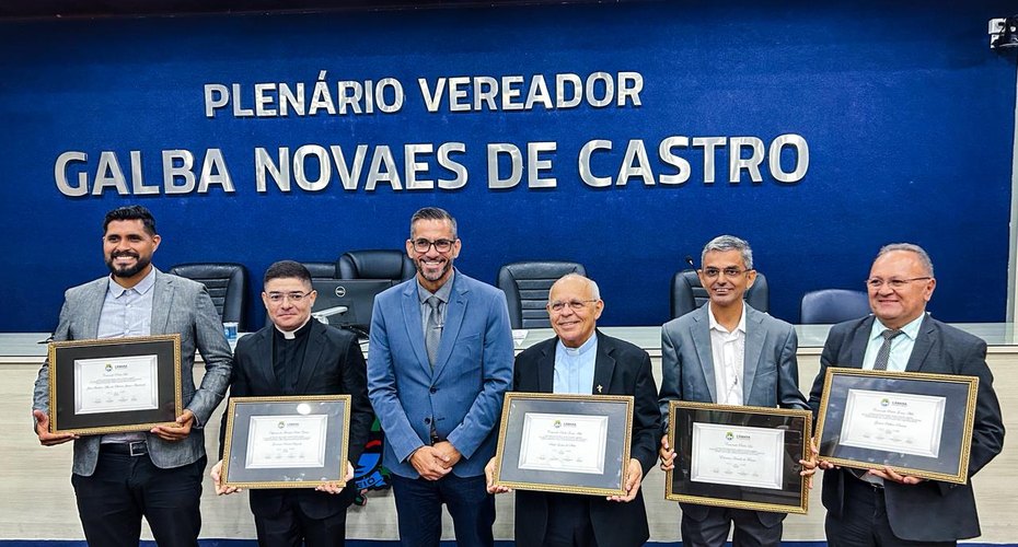 Câmara homenageia personalidades com trajetória dedicada à humanização e valorização da vida