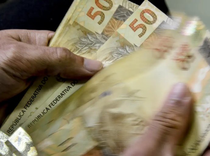 Arrecadação federal em maio atinge R$ 230 bilhões, recorde para o mês