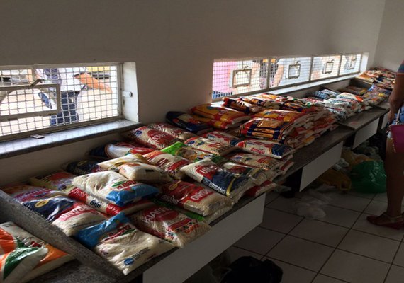 ASA vence amistoso e arrecada mais de uma tonelada em alimentos