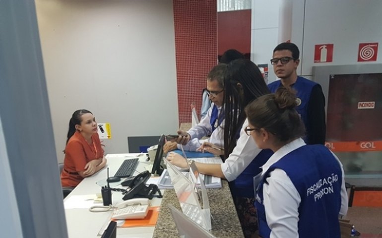 Procon/AL fiscaliza serviços dos aeroportos e empresas aéreas
