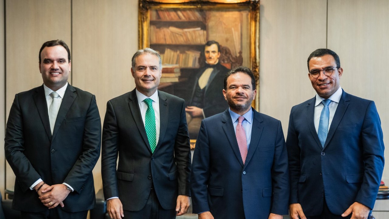 Governo de Alagoas reafirma defesa à democracia em memória ao ato de 8 de janeiro