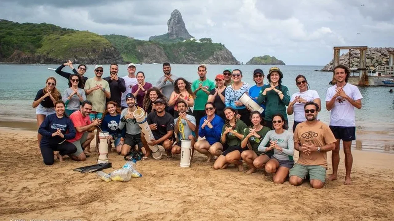 Professor da Ufal capacita mergulhadores em Noronha para manejo com peixe-leão