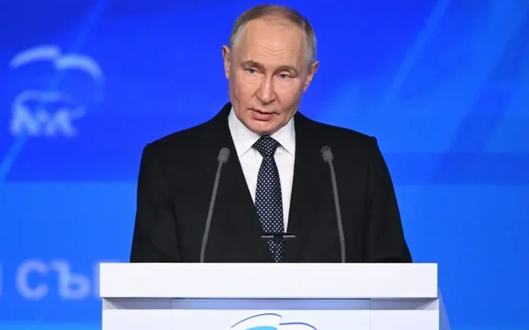 Sputnik recorda os eventos mais marcantes do 'isolamento internacional' da Rússia no ano cessante